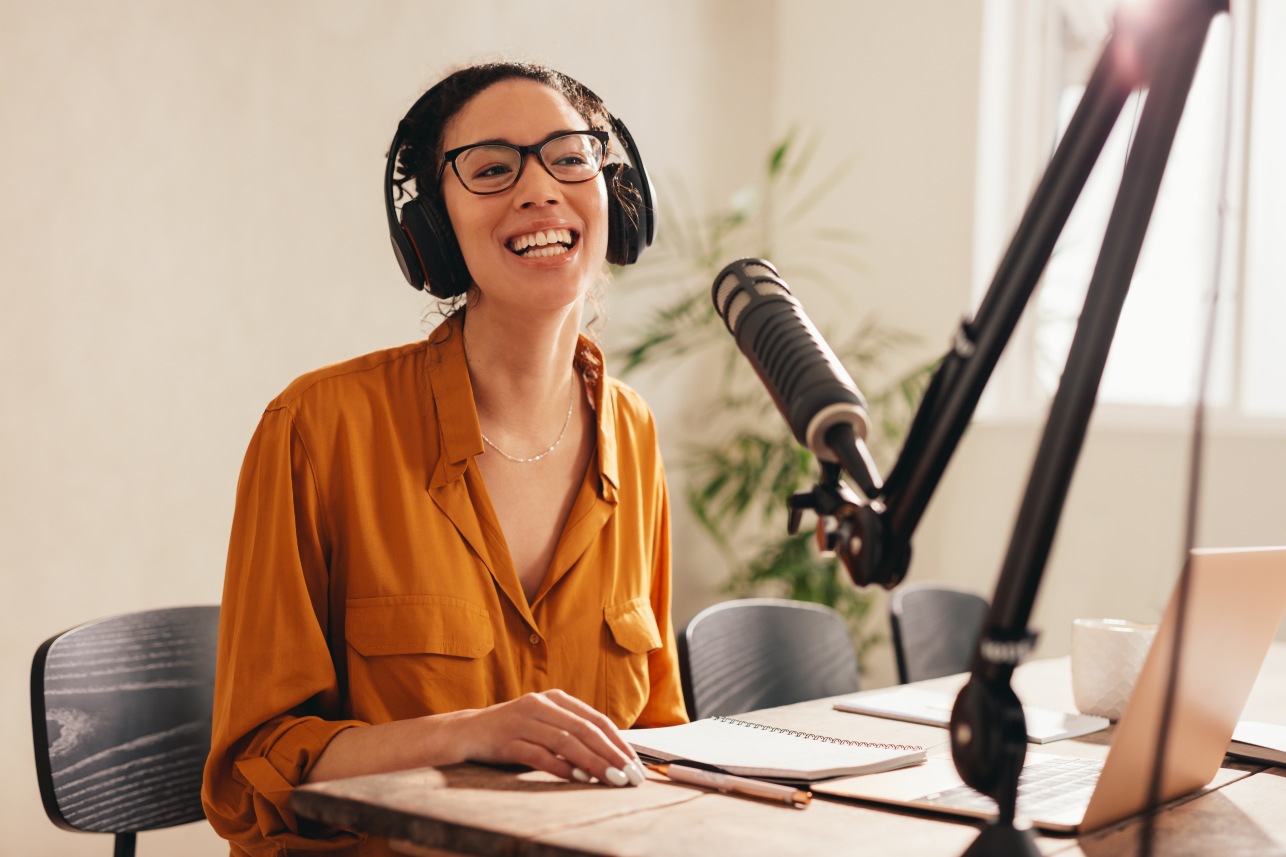 4 ways to Increase your podcast advertising - Sonnant