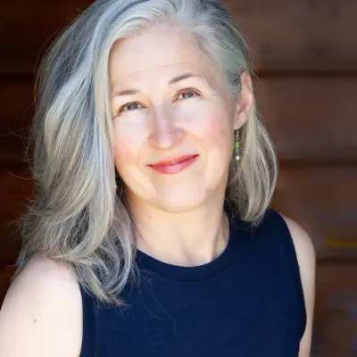Sarah Laucks headshot
